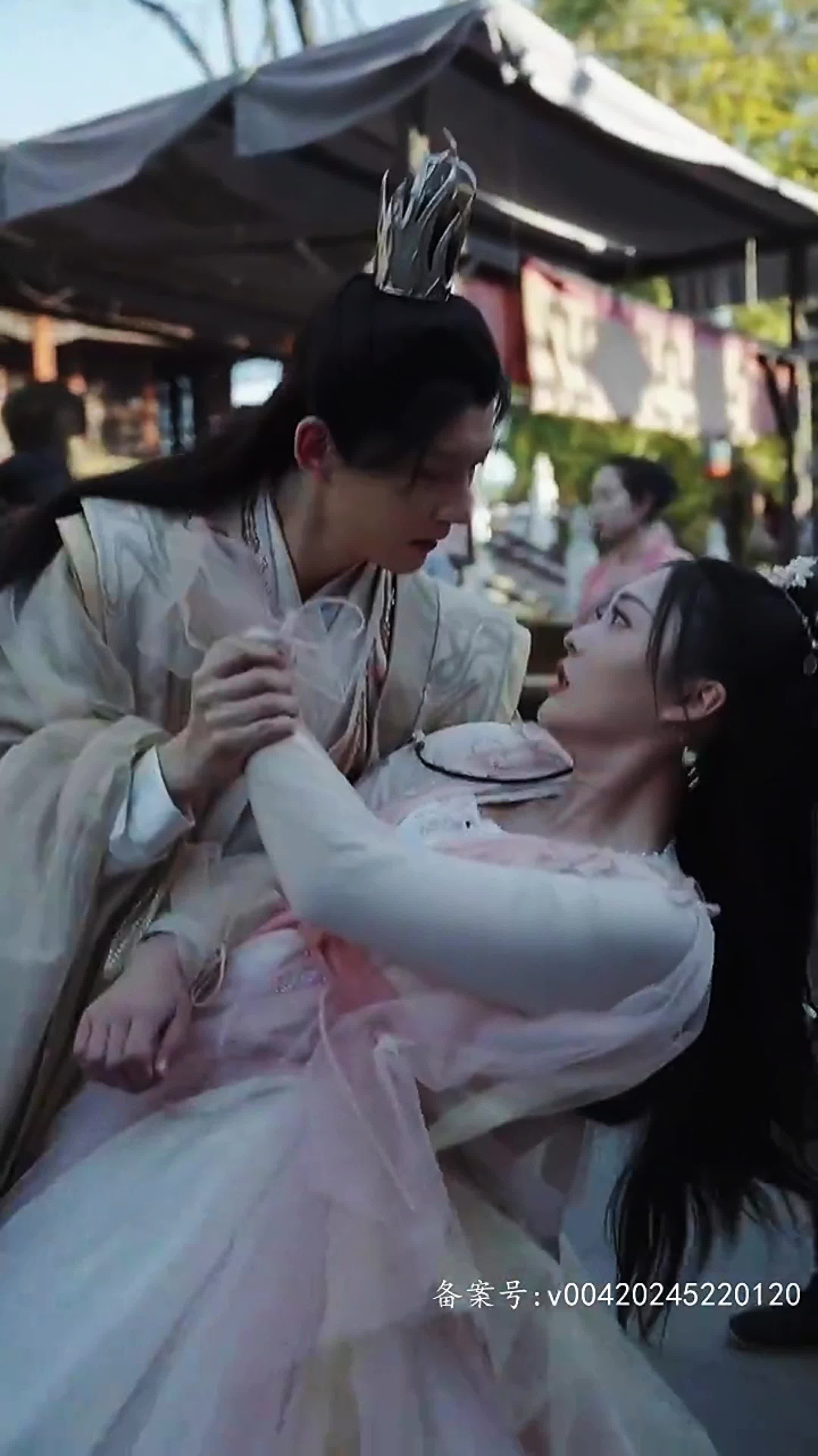 医见钟情,奈何陛下偏要宠我