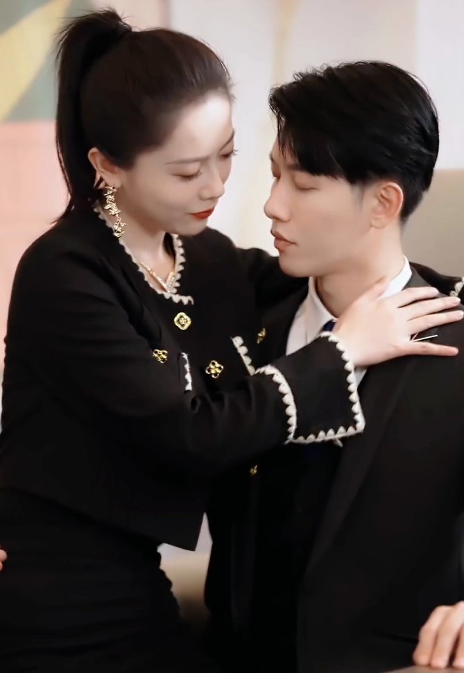 虐完我,季总悔不当初